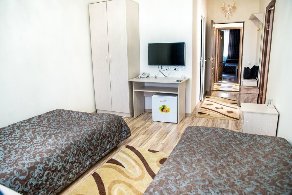 Rich Hotel Bishkek Ngoại thất bức ảnh